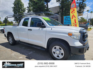 Used 2017 Toyota Tundra SR image 1