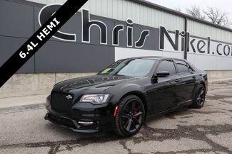 Used 2023 Chrysler 300 C image 1