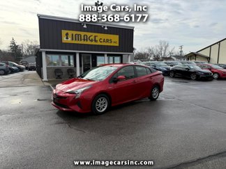 Used 2018 Toyota Prius Three image 1