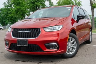New 2025 Chrysler Pacifica Select image 1