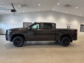 Used 2021 Chevrolet Silverado 1500 LT Trail Boss w/ Convenience Package II image 1