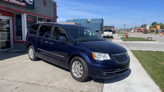 Used 2016 Chrysler Town & Country Touring w/ Driver Convenience Group image 1