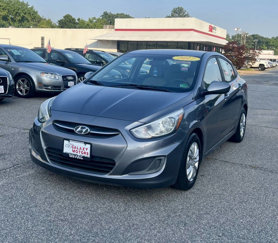 Used 2017 Hyundai Accent SE image 1