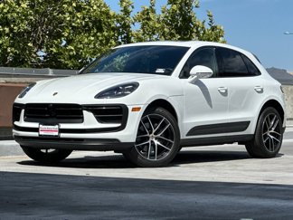 Used 2025 Porsche Macan image 1