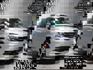 Used 2023 Chrysler Voyager LX image 1