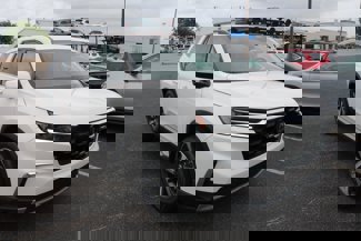 New 2025 Honda Pilot Touring image 1