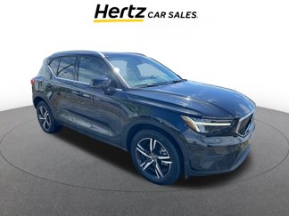 Used 2024 Volvo XC40 B5 Core image 1