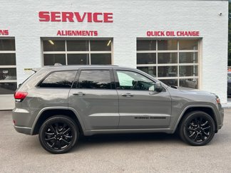 Used 2022 Jeep Grand Cherokee Laredo X image 1