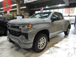 Used 2025 Chevrolet Silverado 1500 LT image 1