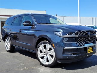 New 2025 Lincoln Navigator Reserve image 1