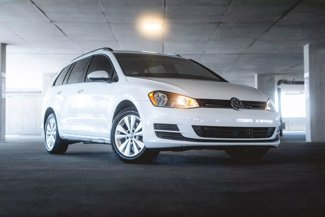 Used 2017 Volkswagen Golf S w/ Driver Assistance Package image 1