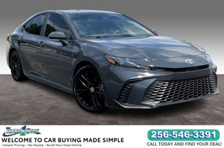 Used 2025 Toyota Camry SE image 1