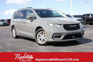 Used 2022 Chrysler Pacifica Touring-L image 1