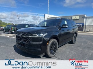 New 2025 Lincoln Navigator Reserve image 1
