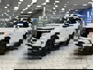 New 2025 Honda Pilot Touring image 1