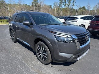 New 2025 Nissan Pathfinder Platinum image 1