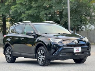 Used 2016 Toyota RAV4 LE image 1
