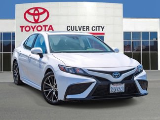 Used 2024 Toyota Camry SE image 1