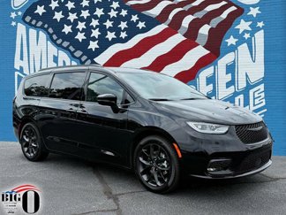 New 2026 Chrysler Pacifica Limited image 1
