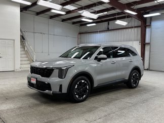 Used 2025 Kia Sorento S image 1