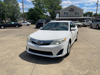 Used 2014 Toyota Camry LE image 1