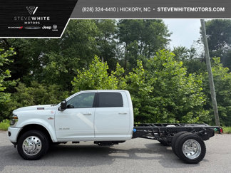 New 2025 RAM 4500 4x4 Crew Cab DRW image 1