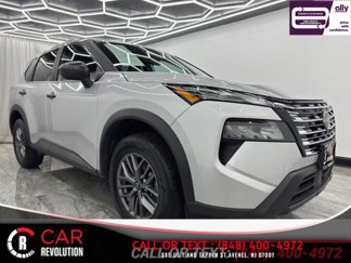 Used 2024 Nissan Rogue S image 1
