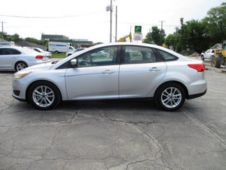 Used 2016 Ford Focus SE image 1