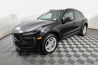 Used 2025 Porsche Macan image 1