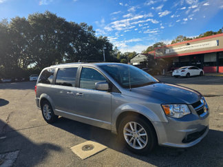 Used 2019 Dodge Grand Caravan SXT image 1