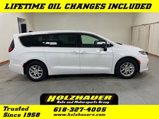 New 2025 Chrysler Pacifica Select image 1