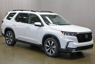 New 2025 Honda Pilot Touring image 1