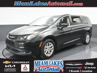 Used 2022 Chrysler Voyager LX image 1