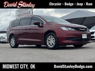 Used 2022 Chrysler Voyager LX image 1
