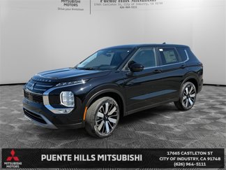 New 2025 Mitsubishi Outlander SE image 1