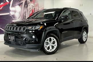 Used 2024 Jeep Compass Latitude w/ Convenience Group image 1