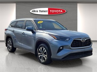 Used 2024 Toyota Highlander XLE image 1