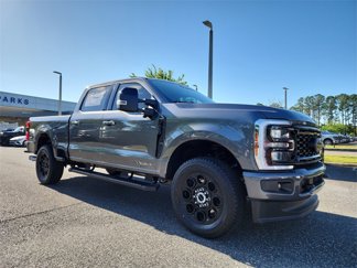 New 2025 Ford F250 4x4 Crew Cab Super Duty image 1