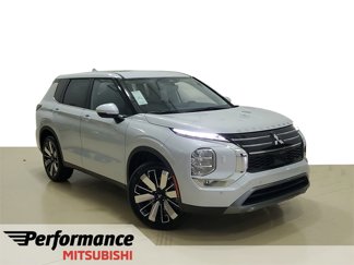 New 2025 Mitsubishi Outlander SE image 1