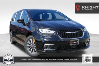 New 2025 Chrysler Pacifica Select w/ Uconnect Theater Family Group image 1