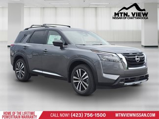New 2025 Nissan Pathfinder Platinum image 1