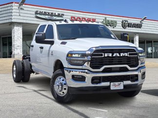 New 2025 RAM 3500 Tradesman w/ Chrome Appearance Group image 1