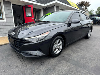 Used 2021 Hyundai Elantra SE w/ Cargo Package image 1