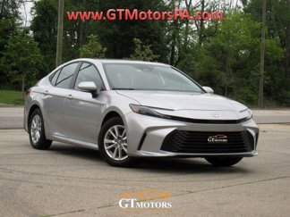 Used 2025 Toyota Camry LE image 1