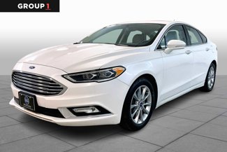 Used 2017 Ford Fusion SE w/ Fusion SE Technology Package image 1