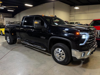 Used 2024 Chevrolet Silverado 3500 LTZ w/ LTZ Texas Edition image 1