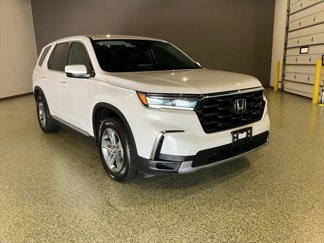 Used 2025 Honda Pilot EX-L image 1