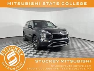 New 2025 Mitsubishi Outlander SE image 1