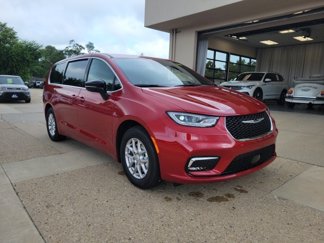 New 2025 Chrysler Pacifica Select image 1