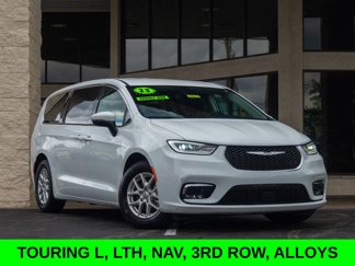 Used 2023 Chrysler Pacifica Touring-L image 1